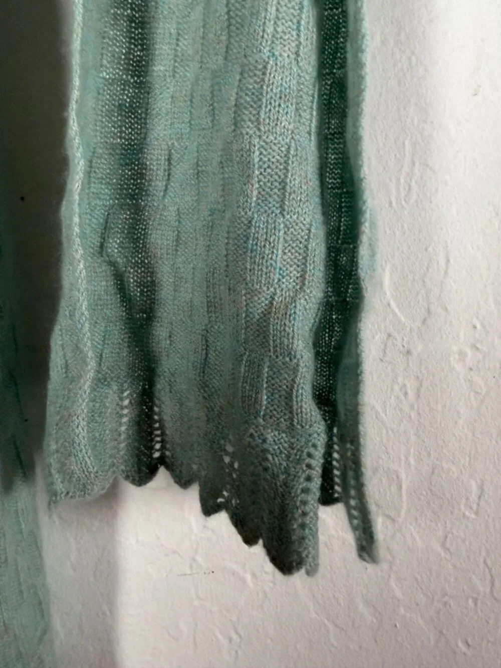 Senso Unico 100% Cashmere Knit Scarf Ribbed Edges & Subtle Textured Pattern